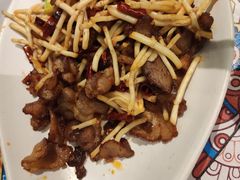 折耳根炒肉片-云海肴·汽锅鸡·云南菜(美罗城店)