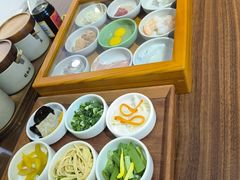 -良米山·云南野生菌过桥米线(上海首店)