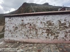 -比如骷髅墙景区