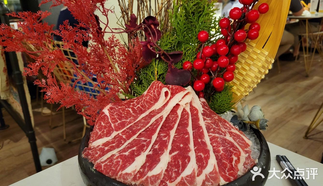 同埋係空氣中夾雜住不同味道既火煱配料。佢呢度醬介係
