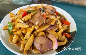 Sour Bamboo Shoots Stir-Fried with Pork Belly