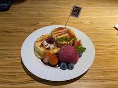 草莓家族梳乎厘班戟-Ufufu cafe(天神巷店)