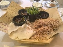 烙馍卷馓子-大张烙馍村·美食地标(泉山店)