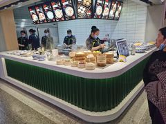 -八一路好吃街(雨田商务大厦店)