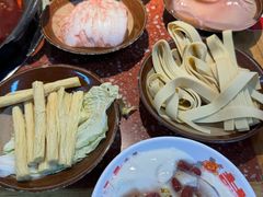 -赵美丽·重庆社区火锅·直营店(火车东站·中豪国际店)