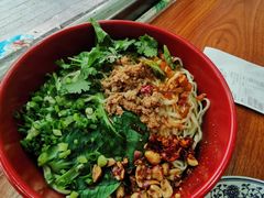 担担面-爆炸头阿姨小四川正宗川味小吃(无任何分店)