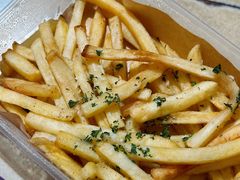 -玛格萝妮比萨屋(四平店)