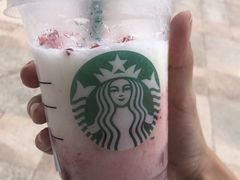 草莓酸奶星冰乐-星巴克臻选(南京金茂览秀城店)