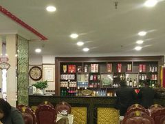 大堂-添福来墨鱼饺子 · 海鲜东北菜(大连星海·黄浦路店)