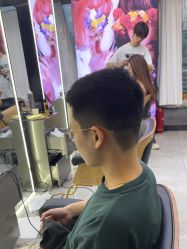 -藤野造型烫发染发