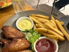 香炸鸡翅配薯条-Money Shops(愚园路店)