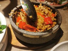 当红小炒肉石锅饭-新白鹿餐厅(金鹰新街口店)