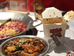 -大芊金重庆串串火锅(南京路店)
