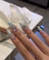 -赢韵美甲美睫瑞士净斑中心