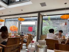 大堂-毛辣果·贵州红酸汤牛肉火锅(西单店)