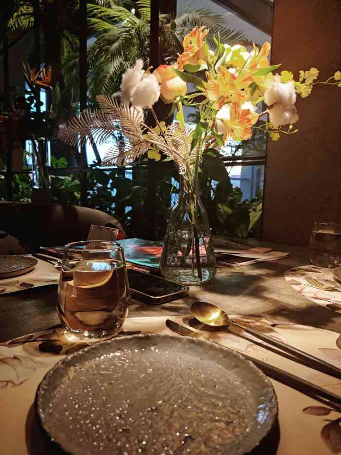 tomacado花厨(王府中环店)-"花厨应该算是近几年人气爆棚的网红店铺了