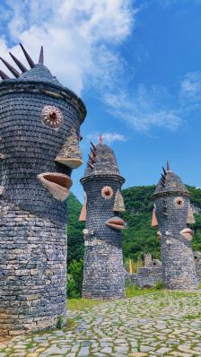 藤甲部落-"在安顺有这么一个地方,乌戈国古兵站,这里.