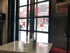 -新大咀港式茶餐厅(宝山万达店)