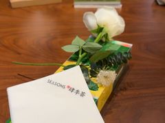 -肆季荟·SEASONS(江苏电视塔店)