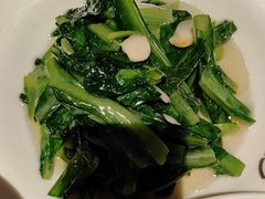 -肥肥虾庄·金牌油焖大虾(汉街SKP店)
