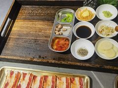 -围炉肉舍•炭烤活鳗•丹东海鲜烤肉(步行街店)