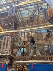 -PIPIKINGDOM皮皮王国欢乐号(欢乐海岸购物中心店)