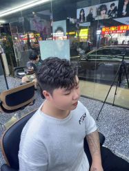 -藤野造型专业烫染接发