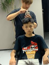 -宫铭烫发染发接发店