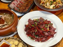 -老滇山寨•云南特色菜•地方菜•民族风情歌舞表演(金碧店)