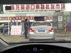 -上海龙吴水胜海发市场