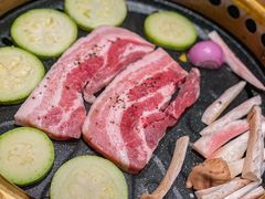 -蚂蚁洞·烤肉大营地(上海静安大悦城店)