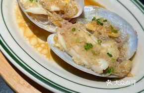 Steamed Scallop with Garlic Noodles