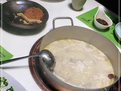 -洪氏嗨捞·猪肚鸡火锅(阳光天地店)