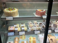 面包甜点陈列柜-皇冠幸福里动物奶油生日蛋糕(中山大道二中店)