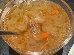 雪梨银耳羹-小饕荟雅安贡椒鱼鲜馆(广福桥店)