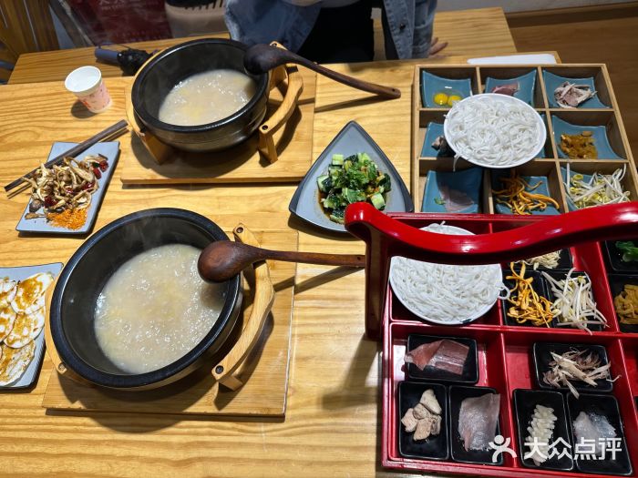 勺子米线·云南传统小吃市集(四方街店)图片