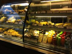 面包甜点陈列柜-星巴克(广州淘金路店)