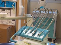 -上海仁爱医院口腔科 · 种植