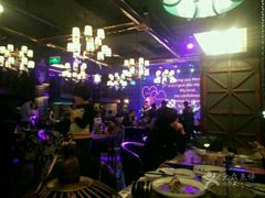 -爱啤精酿·民谣酒馆(滨江店)