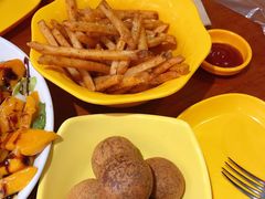 -BHC炸鸡(明洞总店)