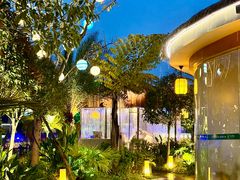 -茅草房·河畔园林火锅