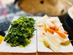 萝卜泡菜-山城家常菜铁锅炖鱼