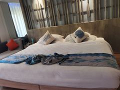 -皇马海口湾海景酒店(万绿园秀英港店)