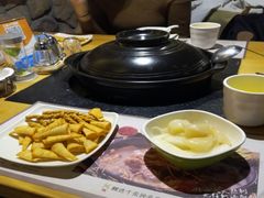 -洪氏嗨捞·广东猪肚鸡·椰子鸡火锅(西咸万象城店)