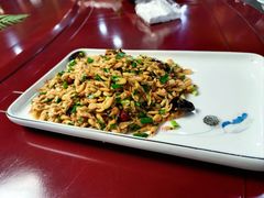 -巩本明鱼屋子
