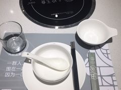 餐具摆设-八珍玉食鸡煲·打边炉(印象城店)