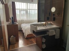 -缦咖电竞酒店(北京鸟巢红军营地铁站店)