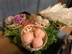 -湊湊火锅·茶憩(上海合生汇店)
