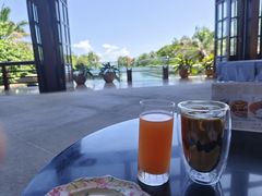 -亚龙湾喜来登·美景台大堂吧