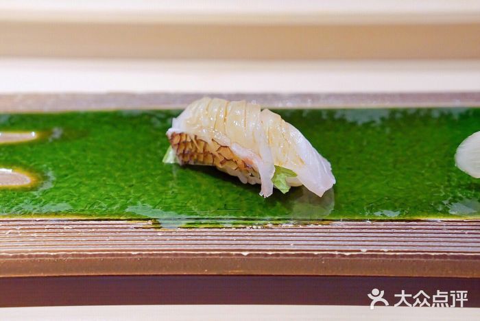 鮨一日本料理(大中华店)真鲷寿司图片